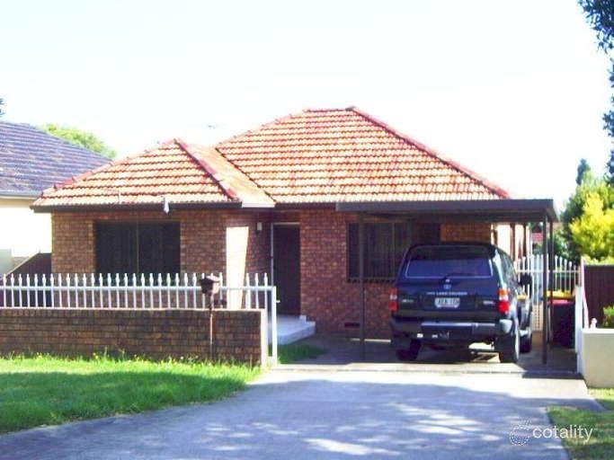 5 Oatley St, Kingsgrove, NSW 2208