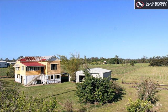 660 Walkers Point Rd, Walkers Point, QLD 4650