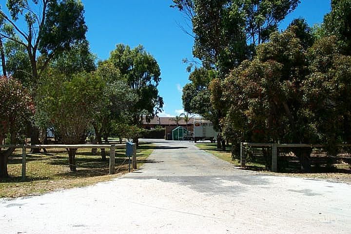 3 Stubbs Rd, Little Grove, WA 6330