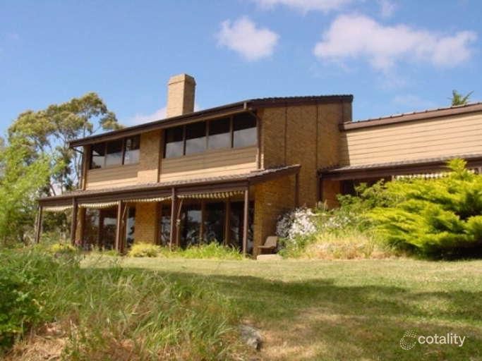 28 Emmett Rd, Crafers West, SA 5152