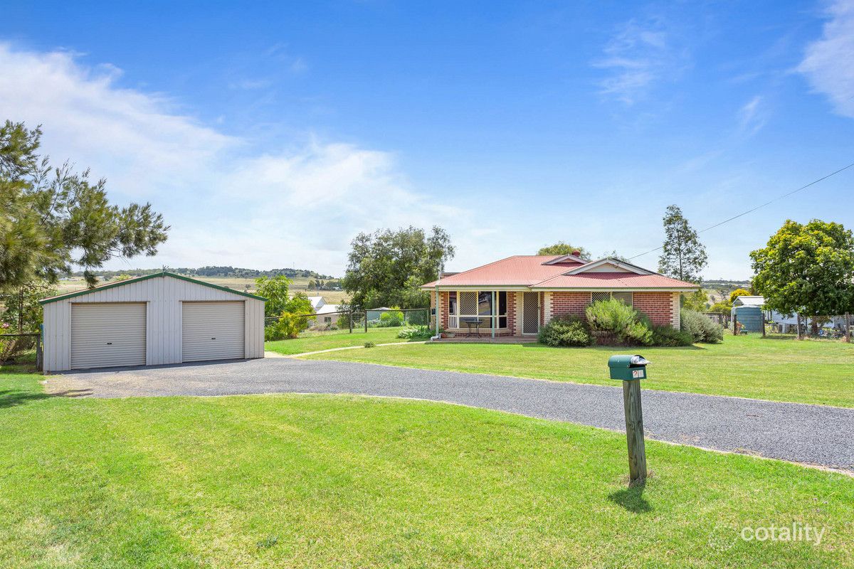 21 Lake Dr, Meringandan, QLD 4352