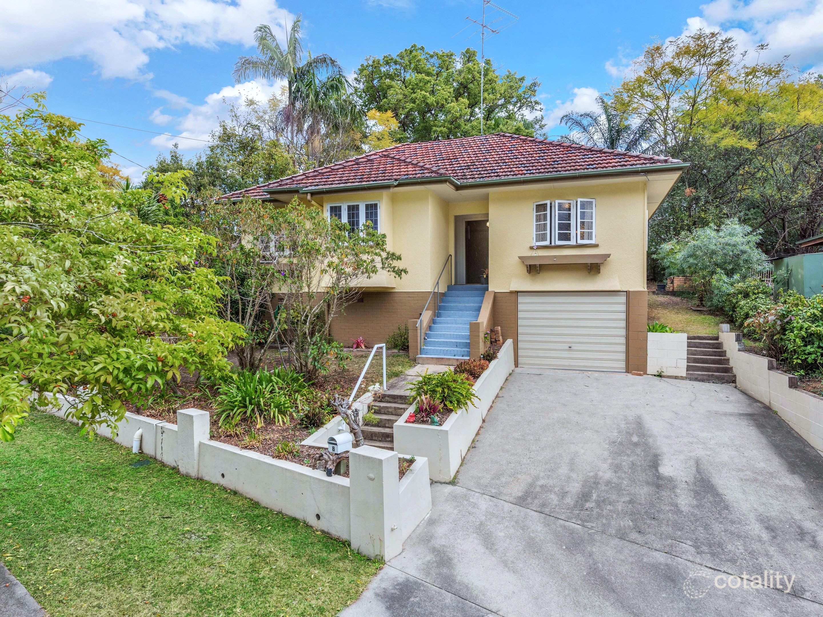 8 Warburton St, Bardon, QLD 4065