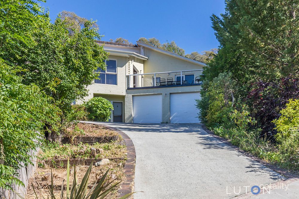 27 Sparkes Cl, Fadden, ACT 2904