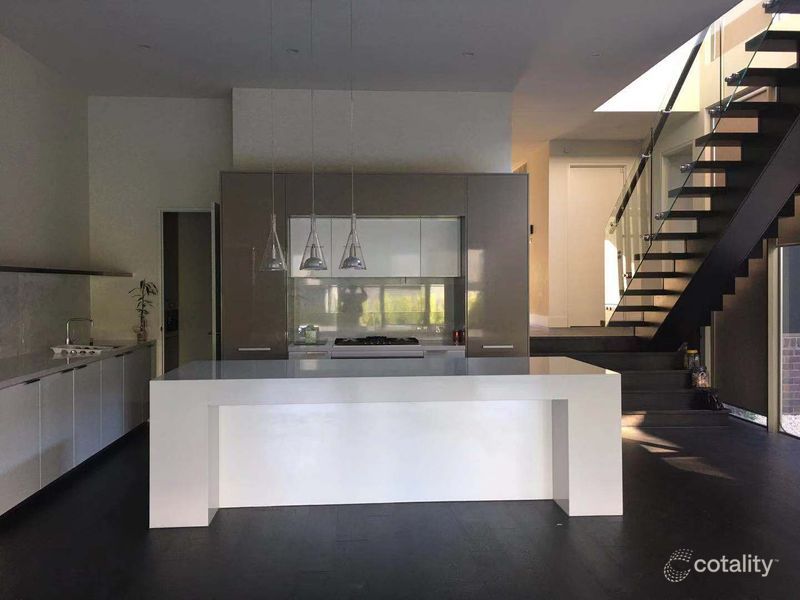 4 Moreton Cl, Kew, VIC 3101