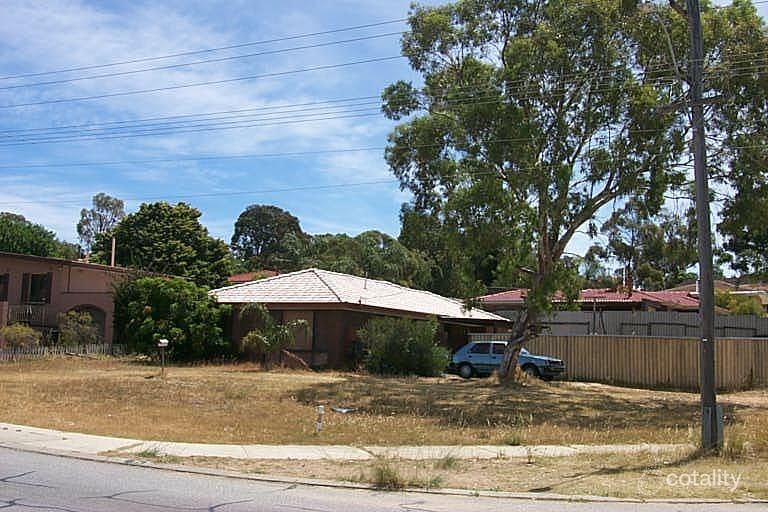 7 Parmelia Ave, Parmelia, WA 6167