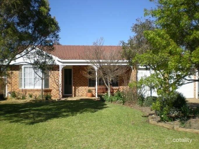 56 Wilga St, Hanwood, NSW 2680