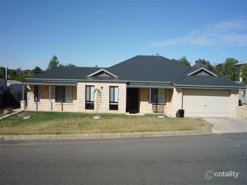 31 Canterbury St, St Arnaud, VIC 3478