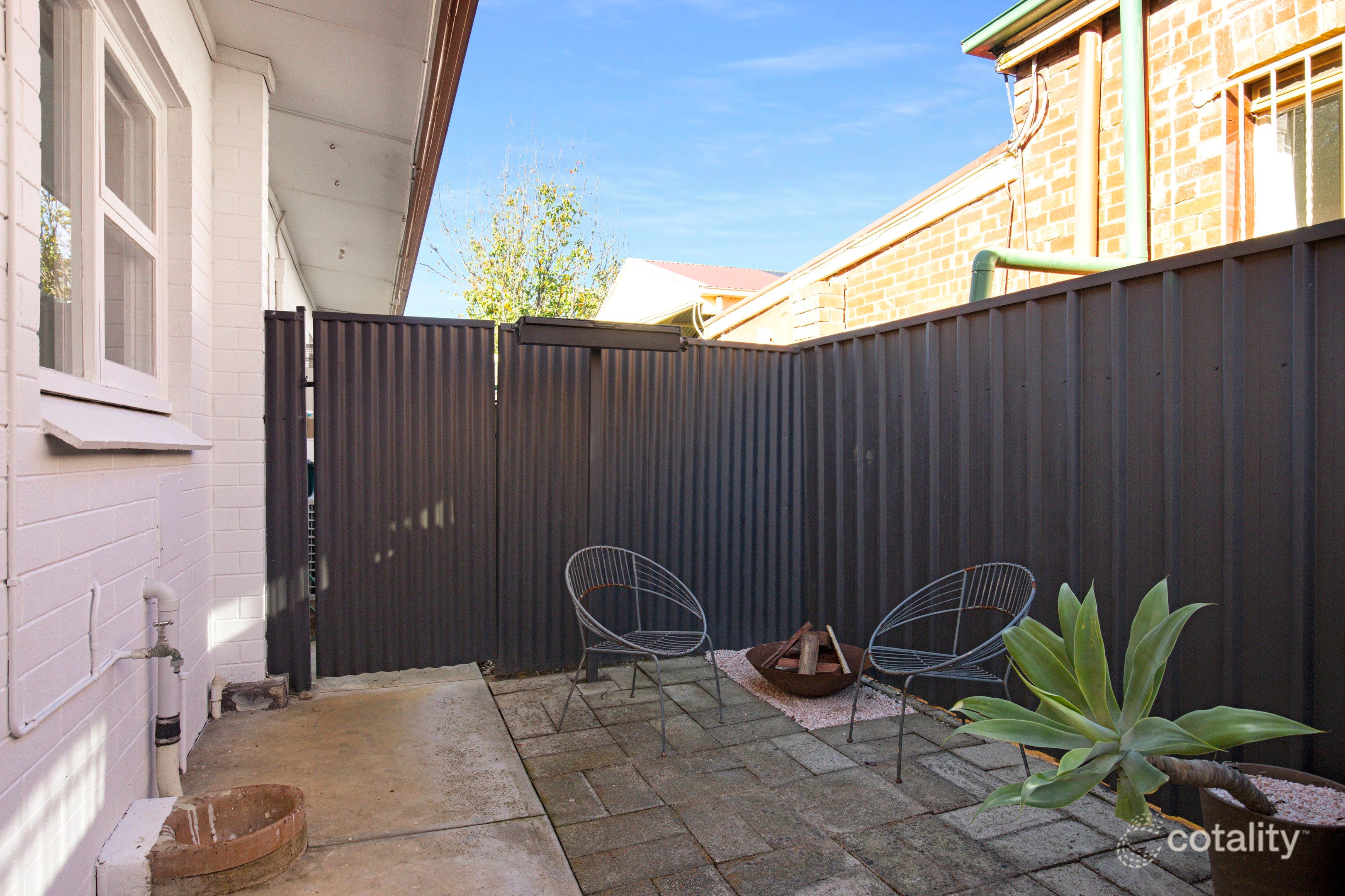 2/18 Gurrs Rd, Kensington Park, SA 5068