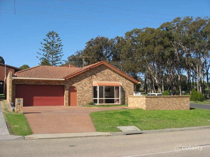 1/2 Hazel Rd, Kalimna, VIC 3909