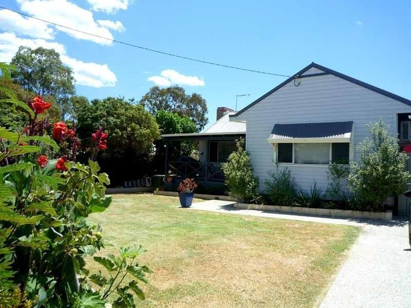 102a Hope St, White Gum Valley, WA 6162