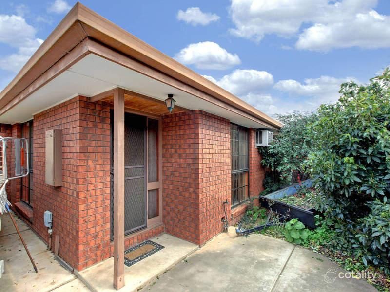 2/135 Station Rd, Melton South, VIC 3338