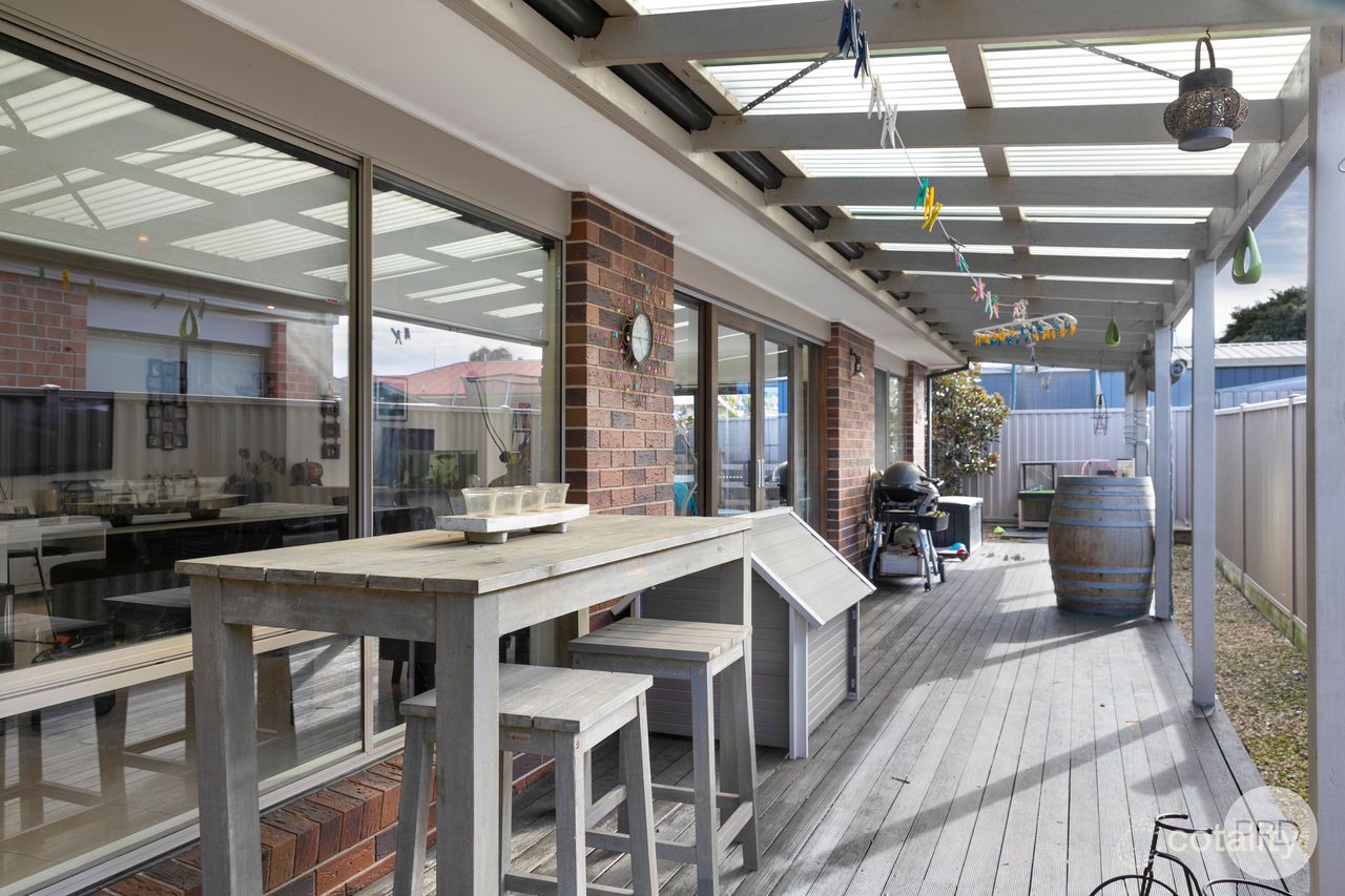 6 Stella Dr, Delacombe, VIC 3356