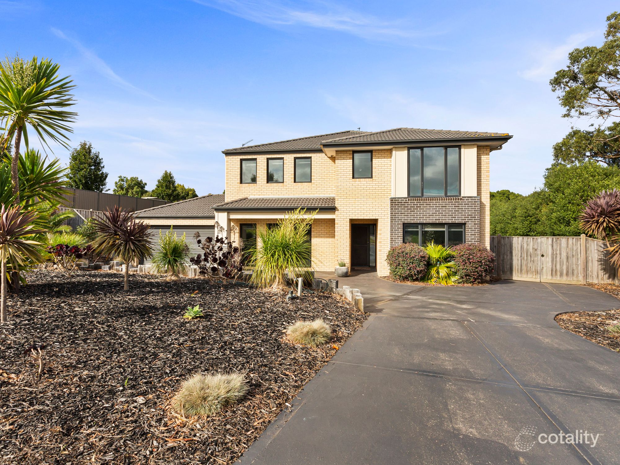 4 Crestwood Dr, Rosebud, VIC 3939