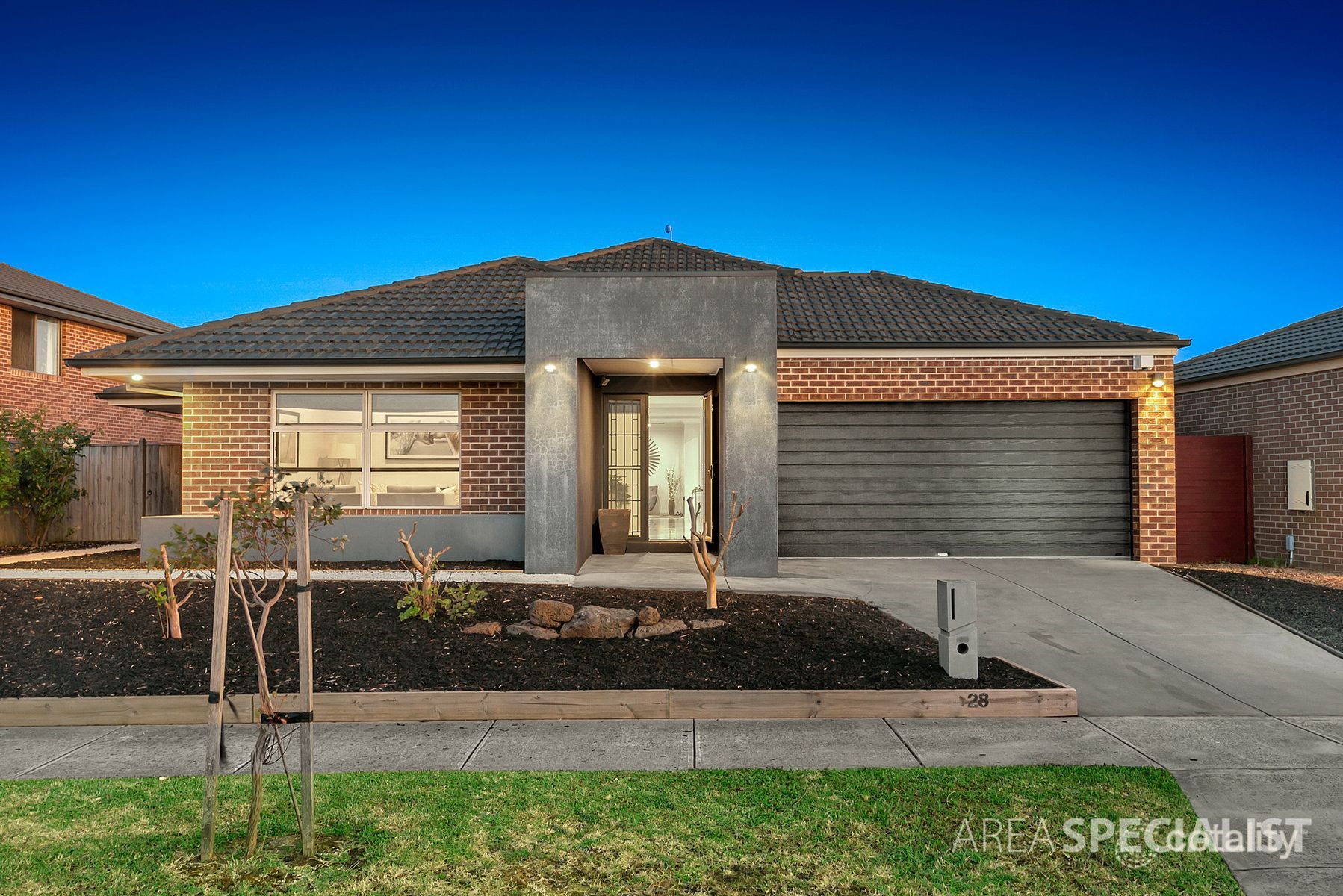 28 Balladonia Gum Cct, Lyndhurst, VIC 3975