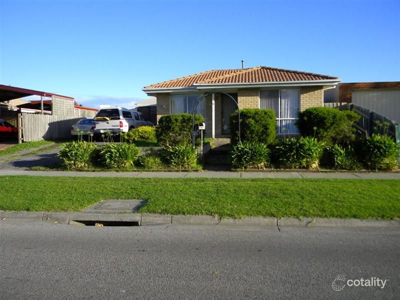 28 Godwin Cres, Cranbourne North, VIC 3977