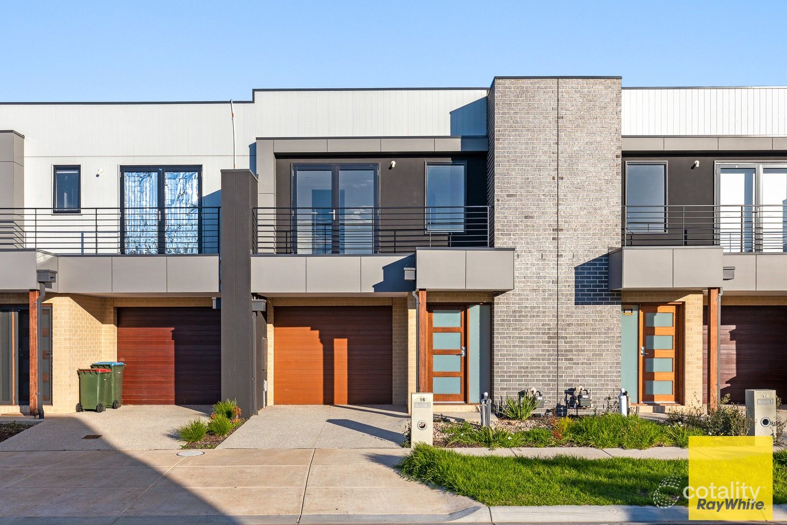 16 Gainsborough Rd, Williams Landing, VIC 3027
