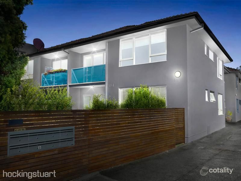1/4 Kokaribb Rd, Carnegie, VIC 3163