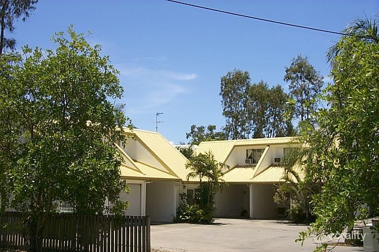 6-8 Alamanda St, Holloways Beach, QLD 4878