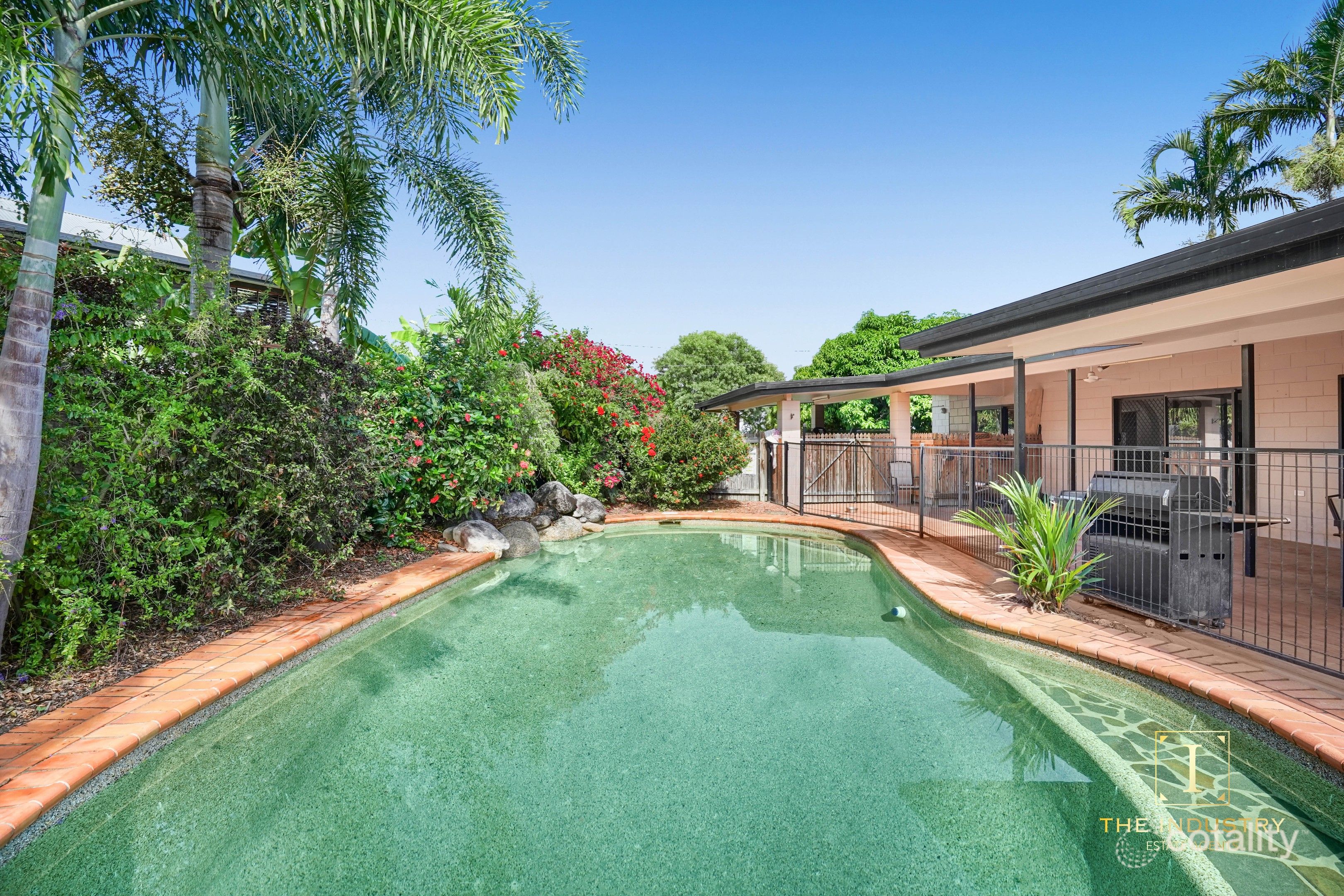 4 Eagle Cl, Yorkeys Knob, QLD 4878