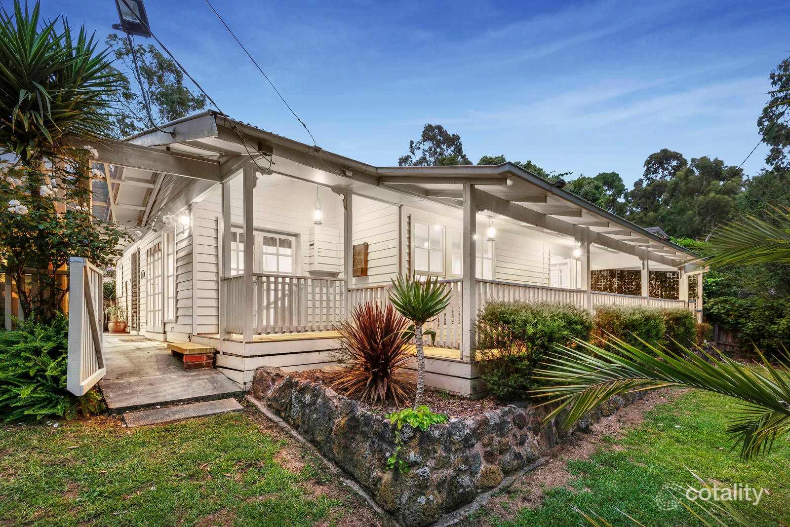 8 Russell Rd, Warrandyte, VIC 3113