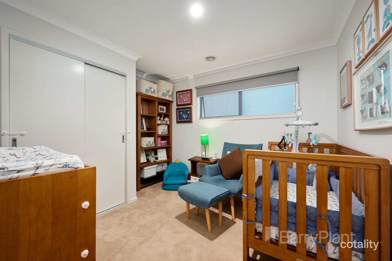 27 Red Brush Dr, Keysborough, VIC 3173