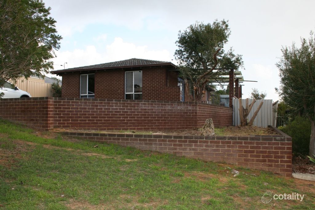 42 Woodley Way, Parmelia, WA 6167