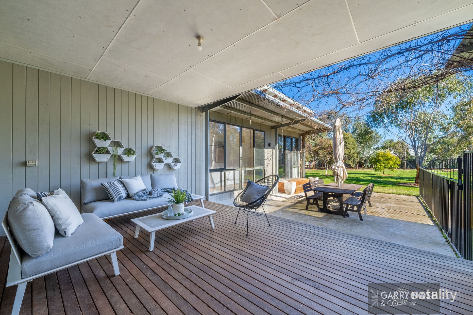 21 Johnson St, Oxley, VIC 3678