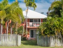 2/17 Beach Rd, Dolphin Heads, QLD 4740