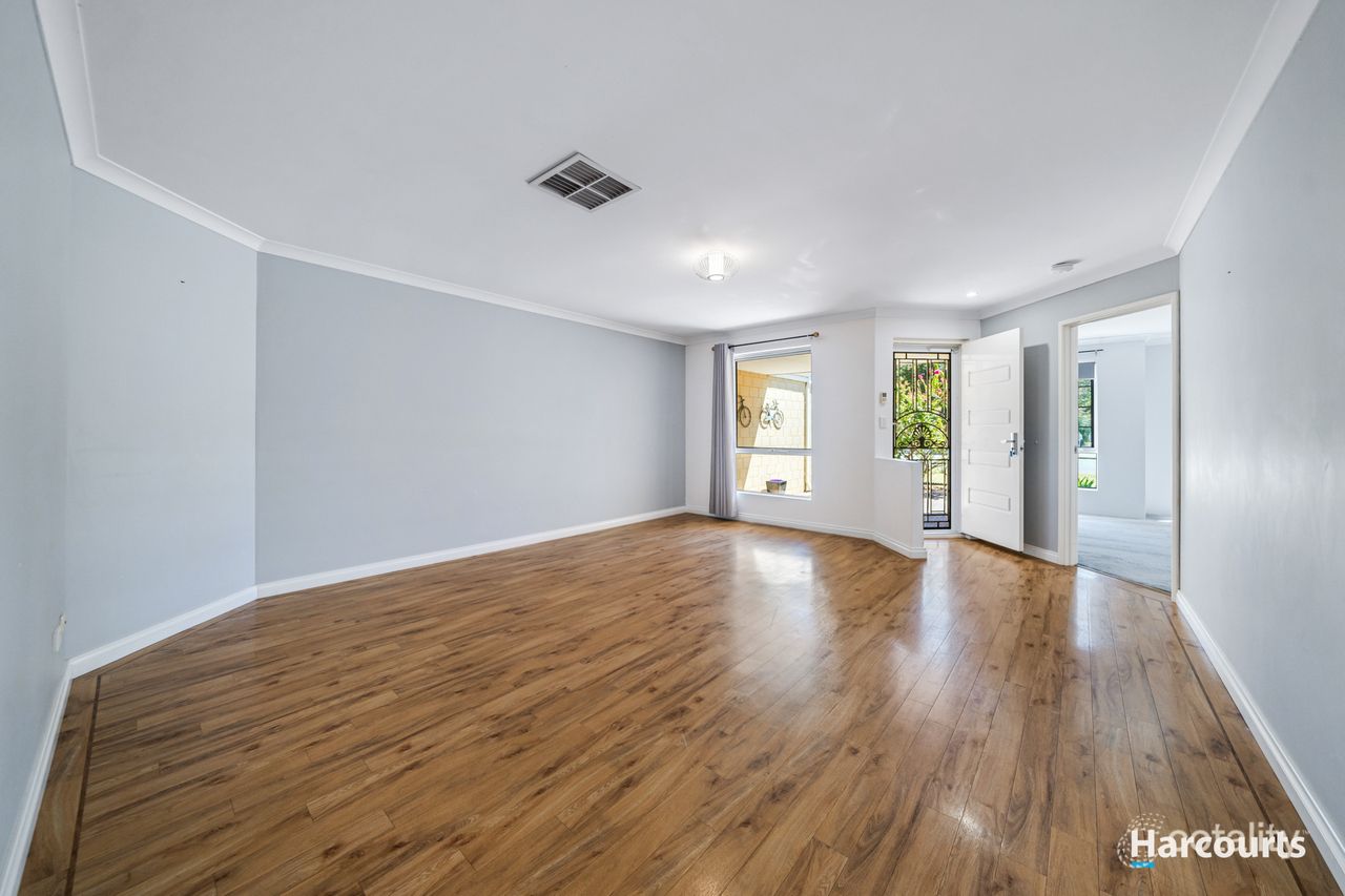 30 Nambi Pkwy, Banksia Grove, WA 6031