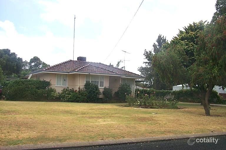 11 Bedingfeld Rd, Pinjarra, WA 6208