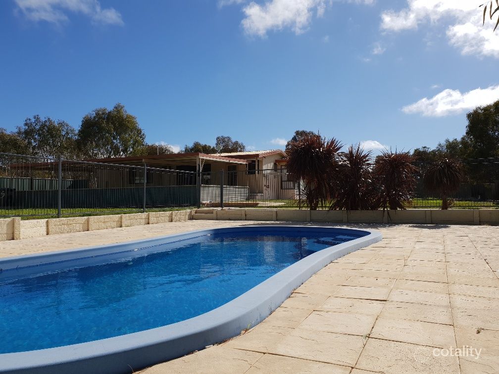 58 Katanning-Dumbleyung Rd, Pinwernying, WA 6317