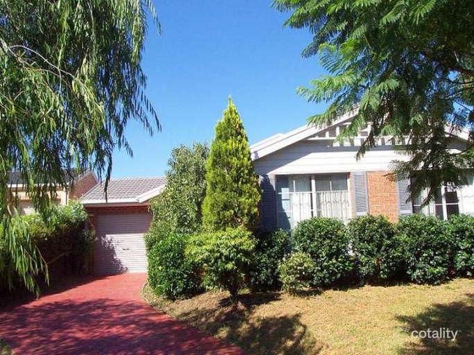 27 Buttercup St, Macquarie Fields, NSW 2564
