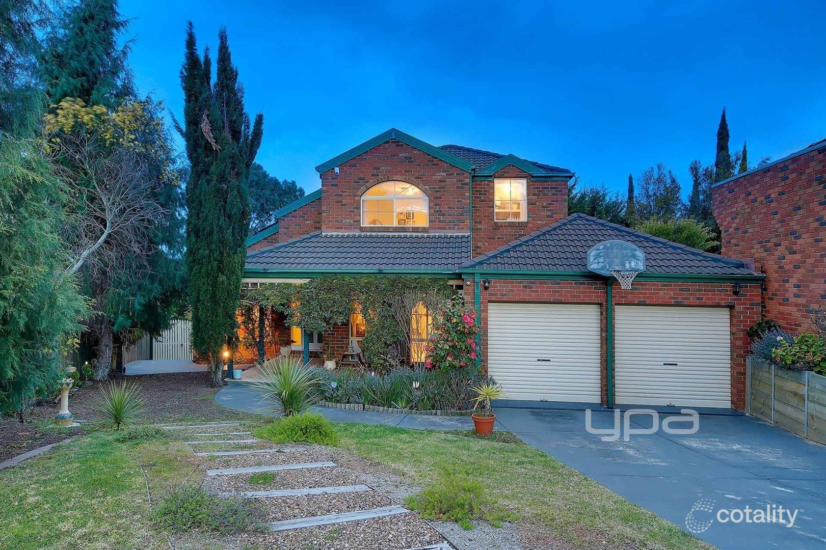 8 Cannes Ct, Greenvale, VIC 3059