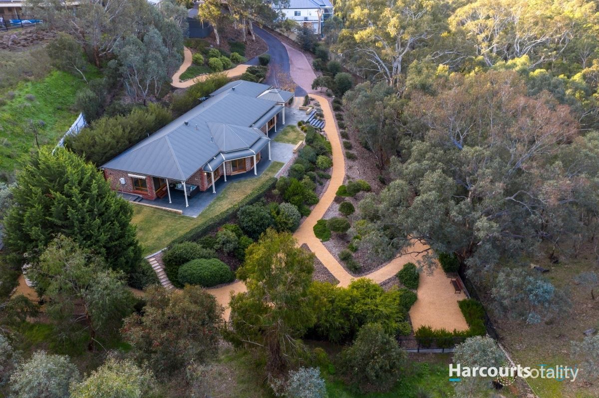 18 Scenic Ct, Chandlers Hill, SA 5159