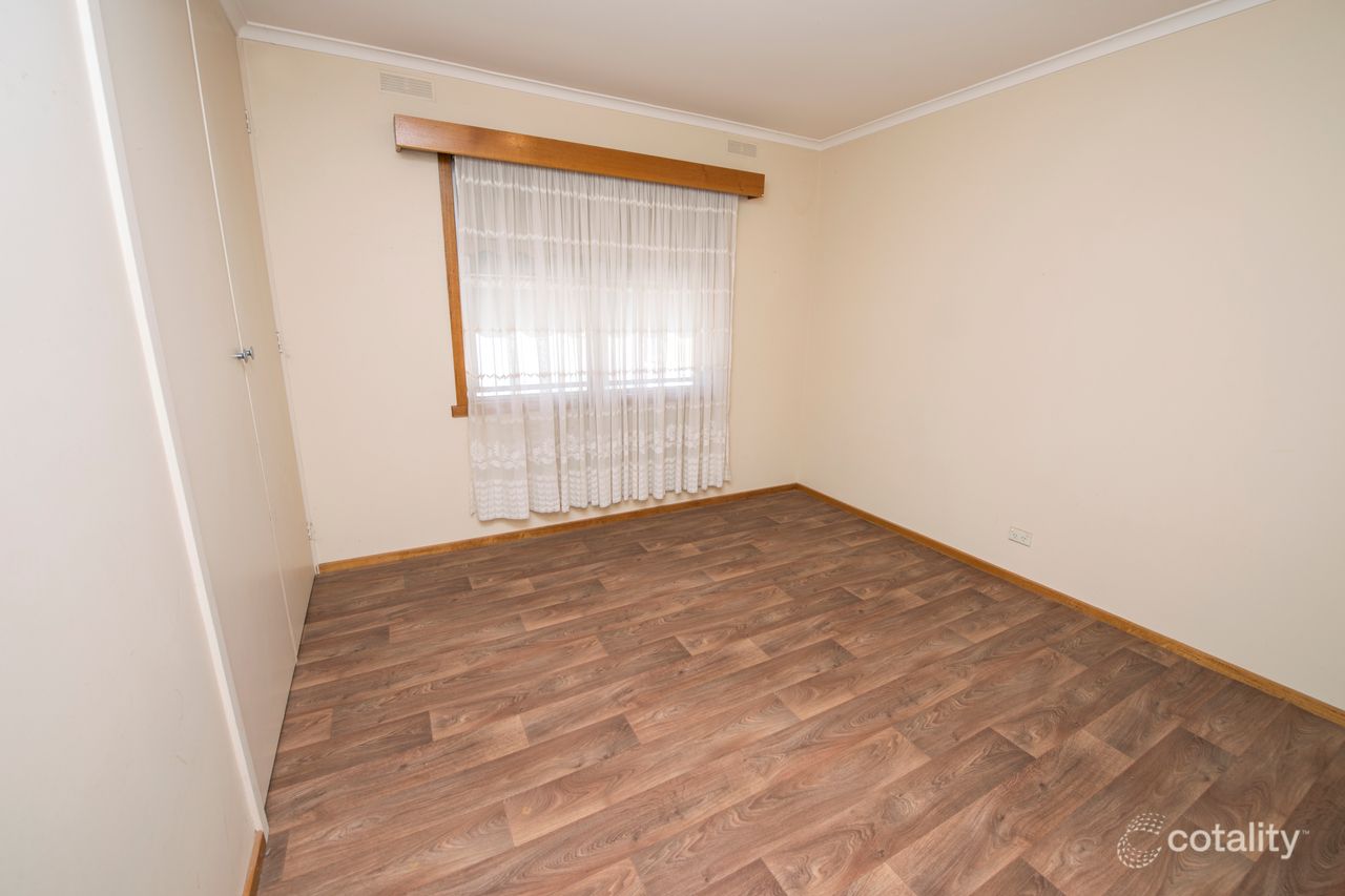 2 Jacaranda Cres, Lake Boga, VIC 3584