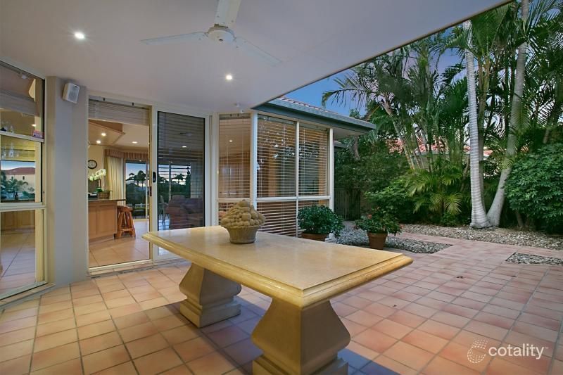 94 Edinburgh Rd, Benowa, QLD 4217