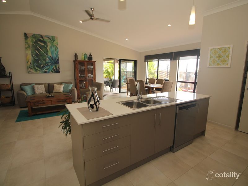 11 Holbourne St, Bushland Beach, QLD 4818