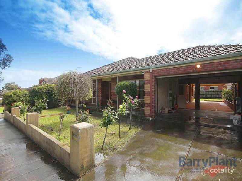 8 Slessor Ave, Lynbrook, VIC 3975