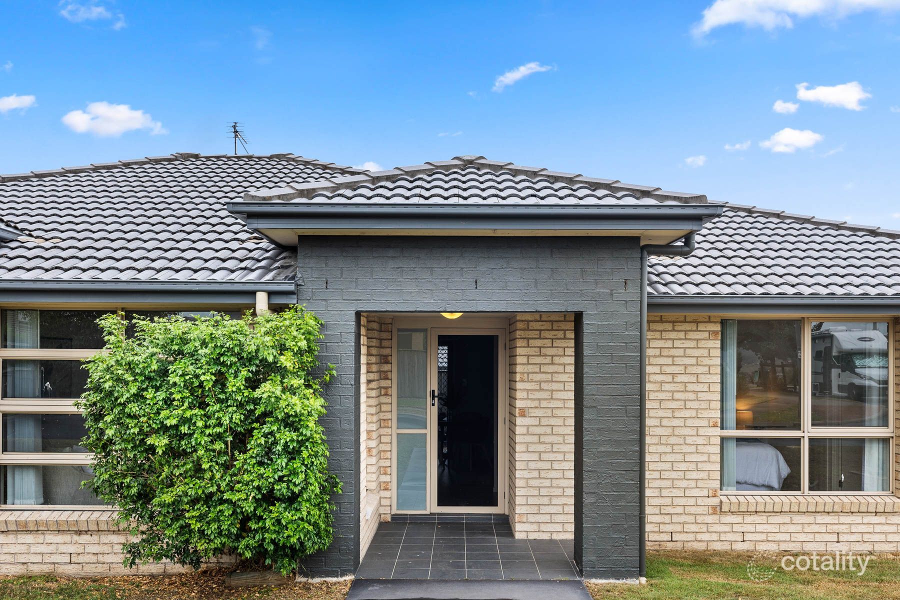 8 Golden Whistler Ave, Aberglasslyn, NSW 2320