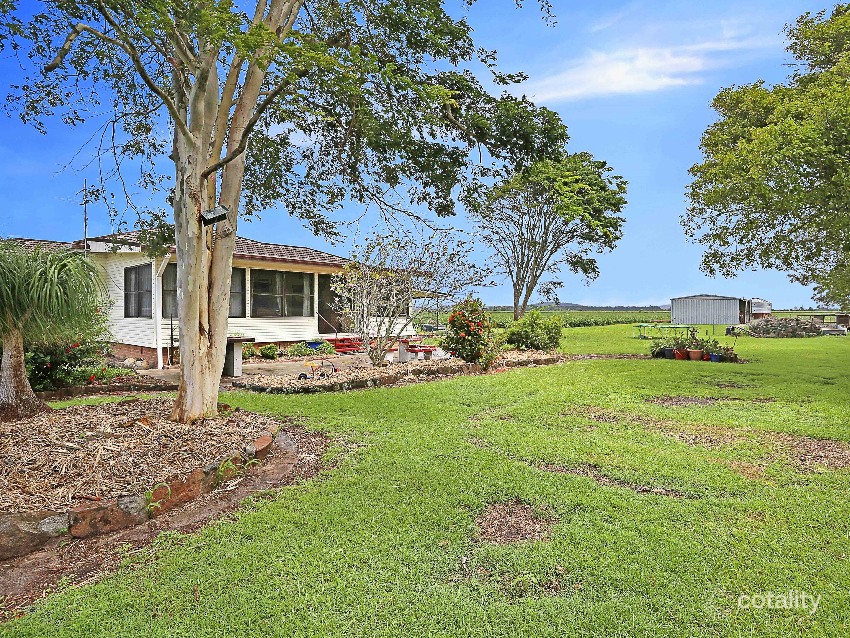 136 Middle Rd, Palmers Island, NSW 2463