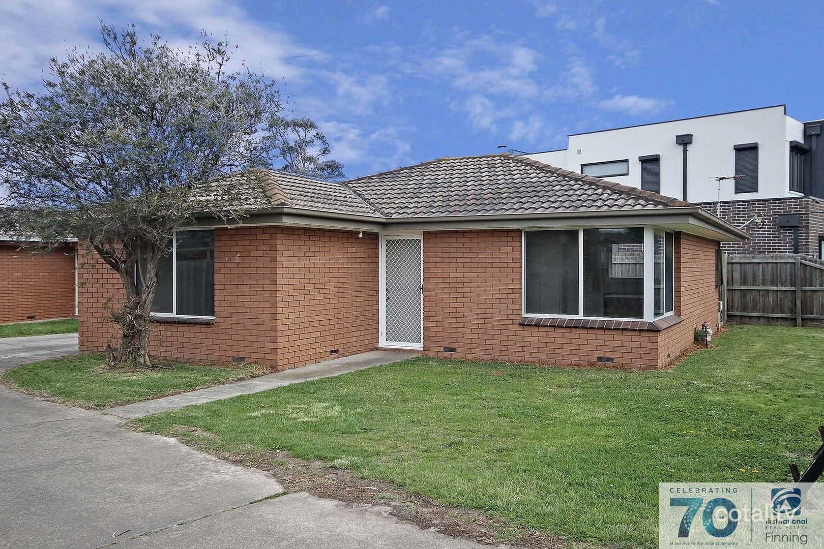 1/4 Walter St, Cranbourne, VIC 3977