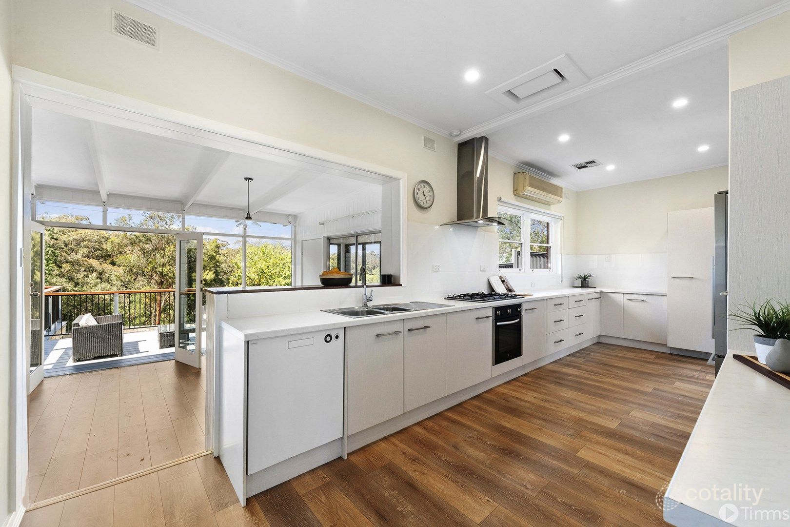 19 Parham Rd, Eden Hills, SA 5050