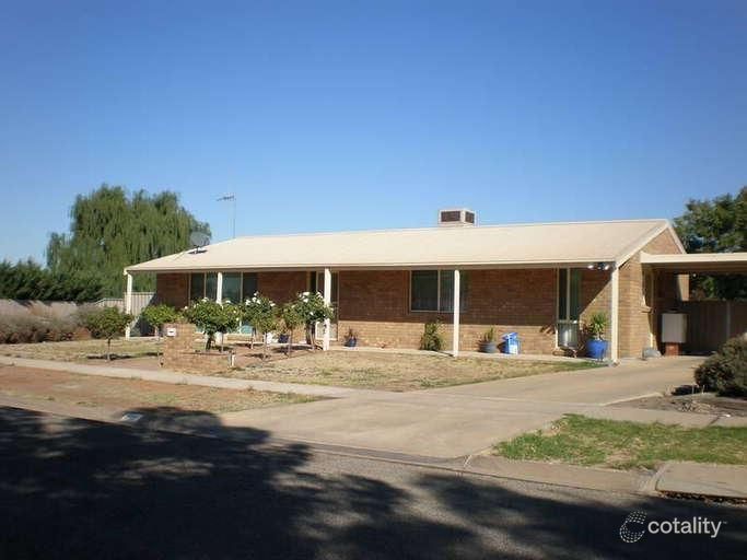 44 Poole Bvd, Swan Hill, VIC 3585