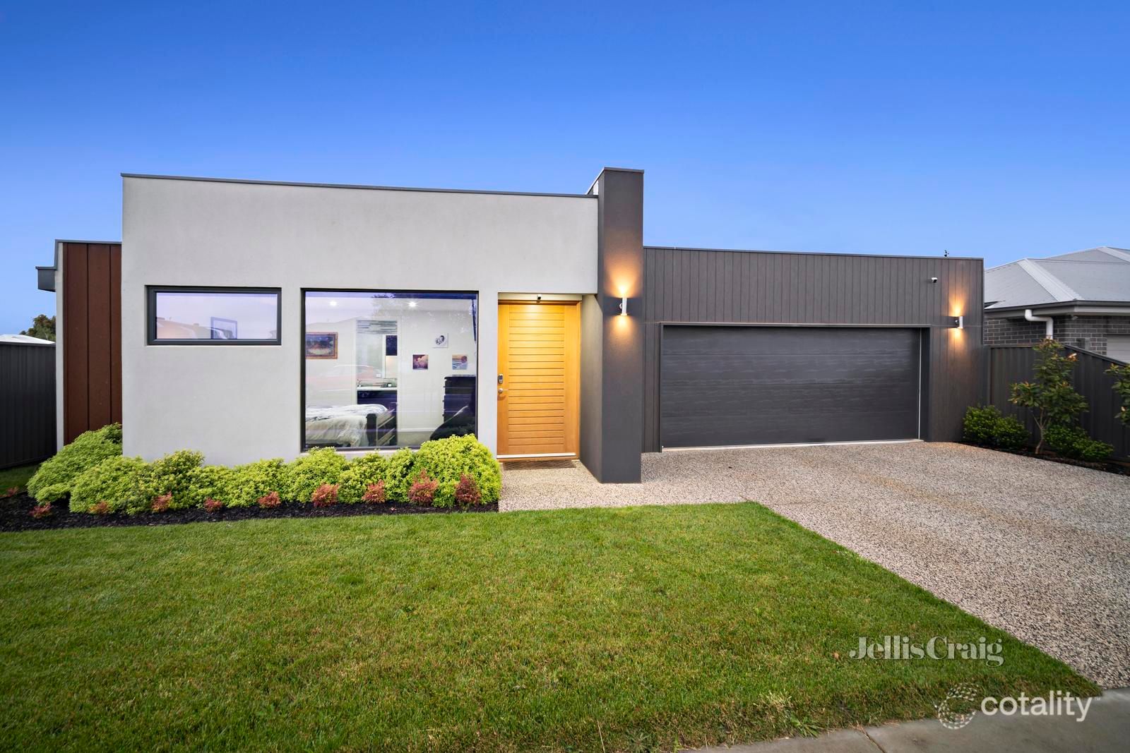 4 Mary Dr, Alfredton, VIC 3350