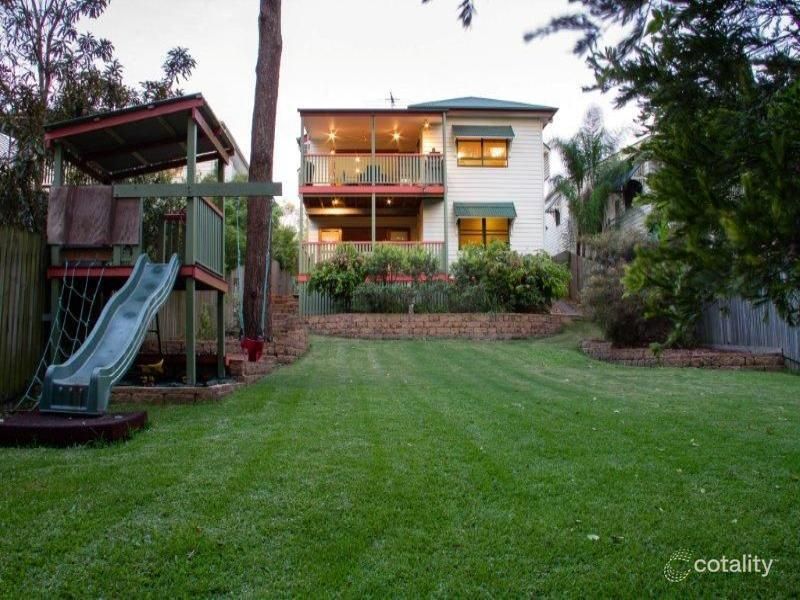 31 Combles Rd, Camp Hill, QLD 4152