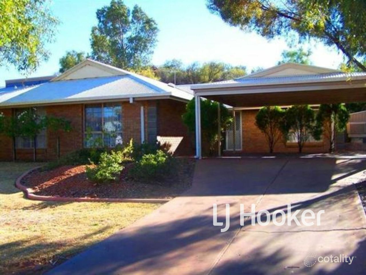 63 Cromwell Dr, Desert Springs, NT 0870