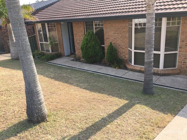 15a Sapphire Cl, Caves Beach, NSW 2281