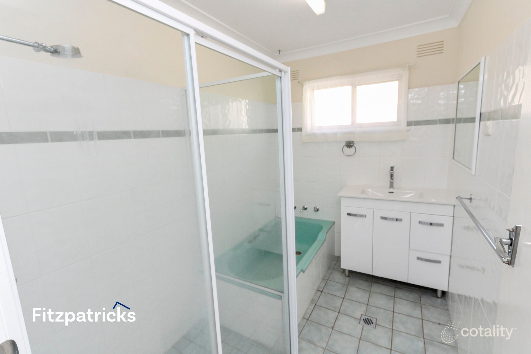 4 Mount St, Kooringal, NSW 2650