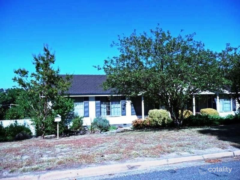 24 Hoadley St, Mawson, ACT 2607