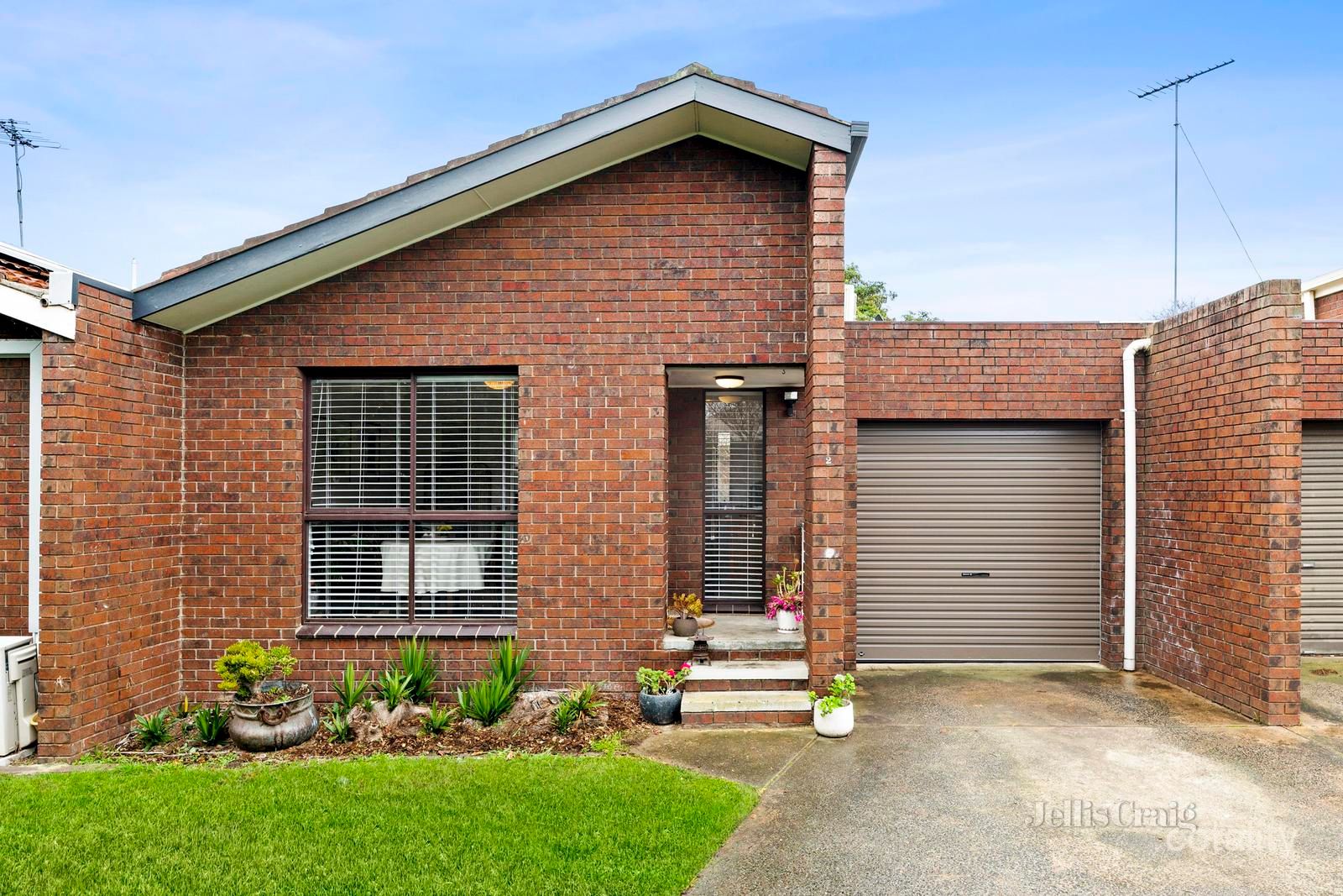 2/49 Oberon Dr, Belmont, VIC 3216